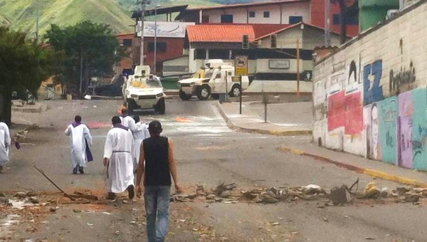 BOLIVIAN NATIONAL GUARD.PRIEST