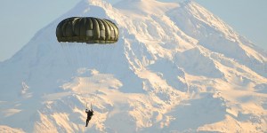 Pourquoi saint Michel est-il le patron des parachutistes ?