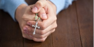 Le chapelet du Saint Sacrement, pour prier Jésus Hostie