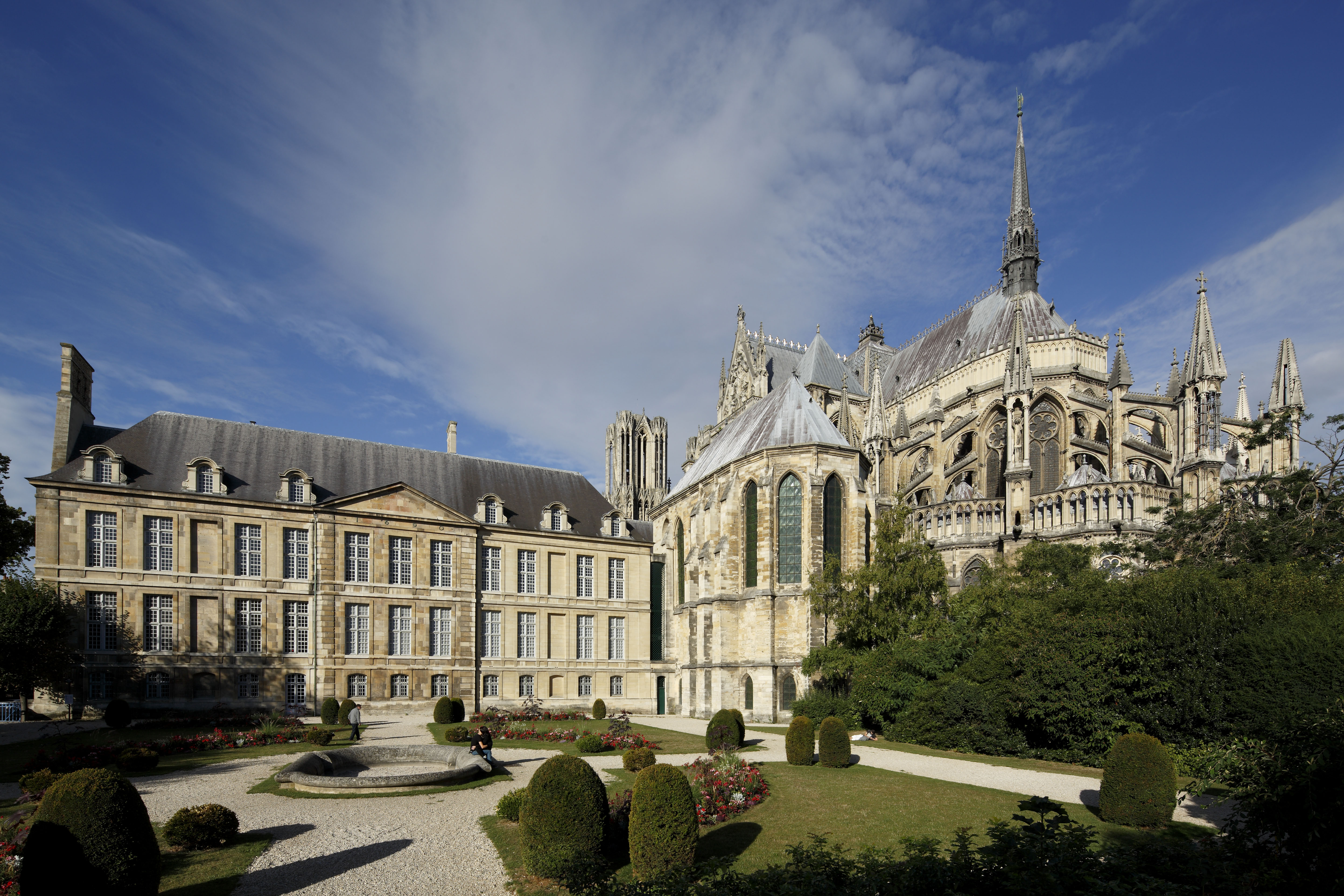 Cathédrale Notre-Dame de Reims et palais du Tau, ensemble oriental