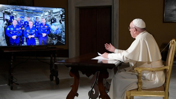 WEB3-ISS-SPACE-STATION-POPE-FRANCIS-000_TQ8LE-Osservatore-Romano-AFP