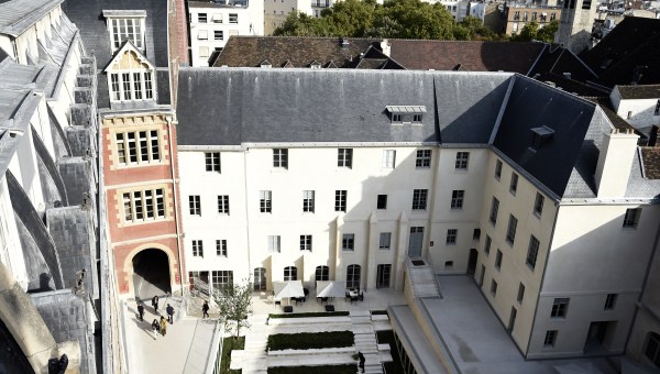 CATHOLIC INSTITUTE PARIS