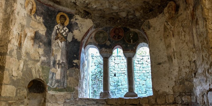 6 décembre : Saint Nicolas de Myre Web3-saint-nicholas-tomb-found-demre-turkey-alexander-van-loon-cc-by-sa-2-0