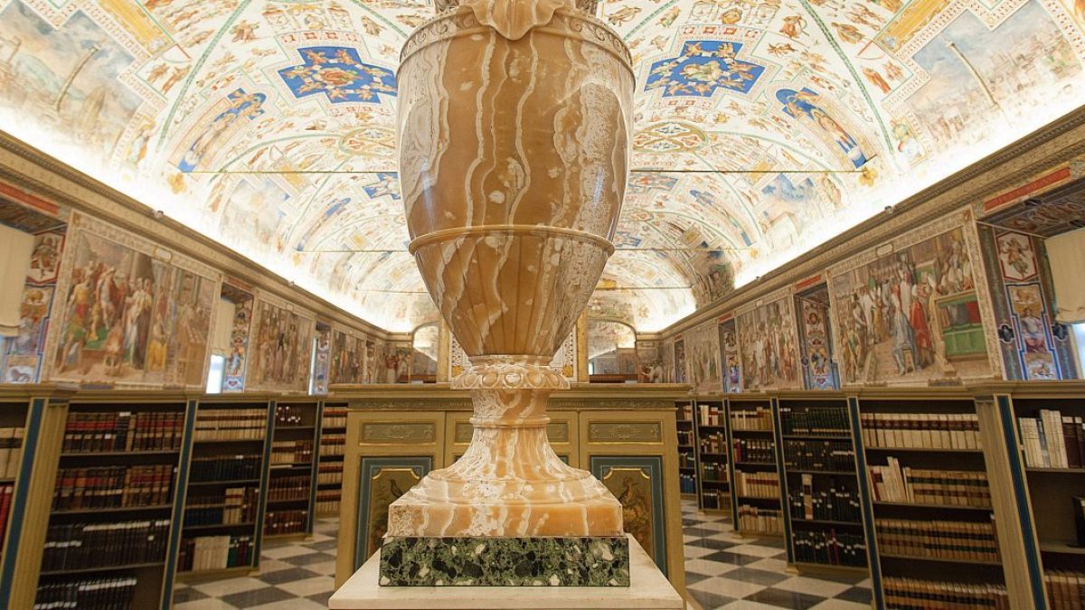 web3-vatican-library-sistine-hall-m-miglioratocppciric-e1669305580113.jpg