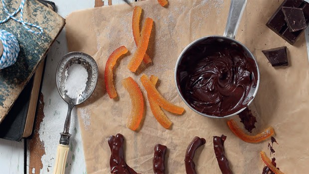 Écorces d’oranges confites au chocolat