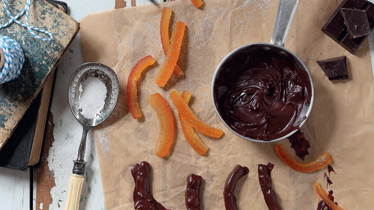 Écorces d’oranges confites au chocolat