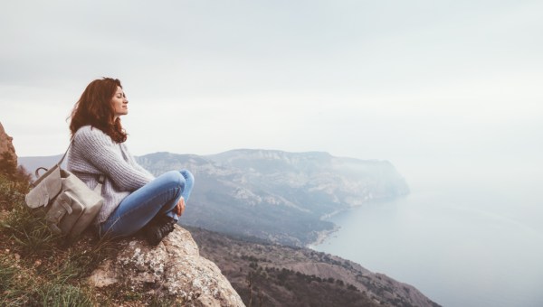 SINGLE WOMAN TRAVELLING