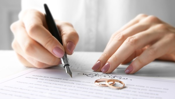 SIGNER UN CONTRAT DE MARIAGE