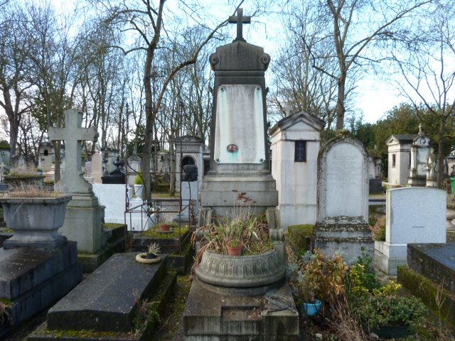 Tombe d’Alfred et Marie Sautet au cimetière du Père Lachaise à Paris © Gérard Messens Fédération Nationale des Amicales de Chasseurs