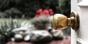 Prière pour bénir la porte d’entrée de votre maison