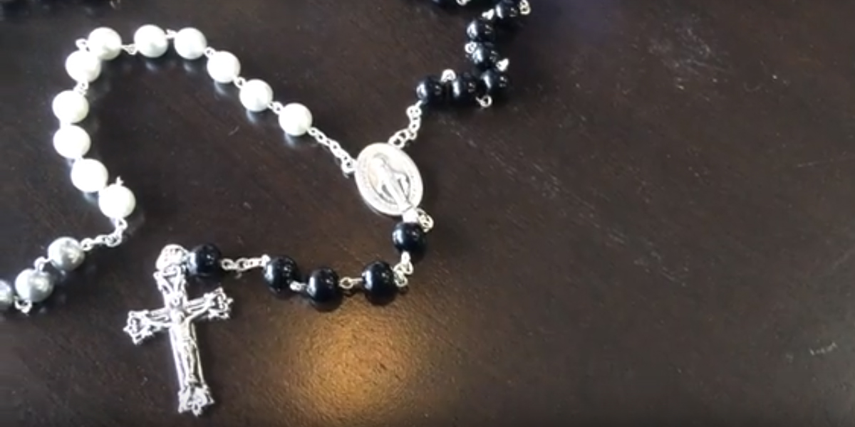 Priez pour les âmes du purgatoire avec ce beau chapelet