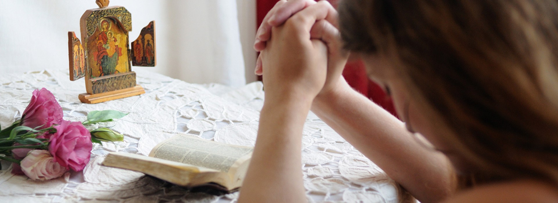 Young girl praying