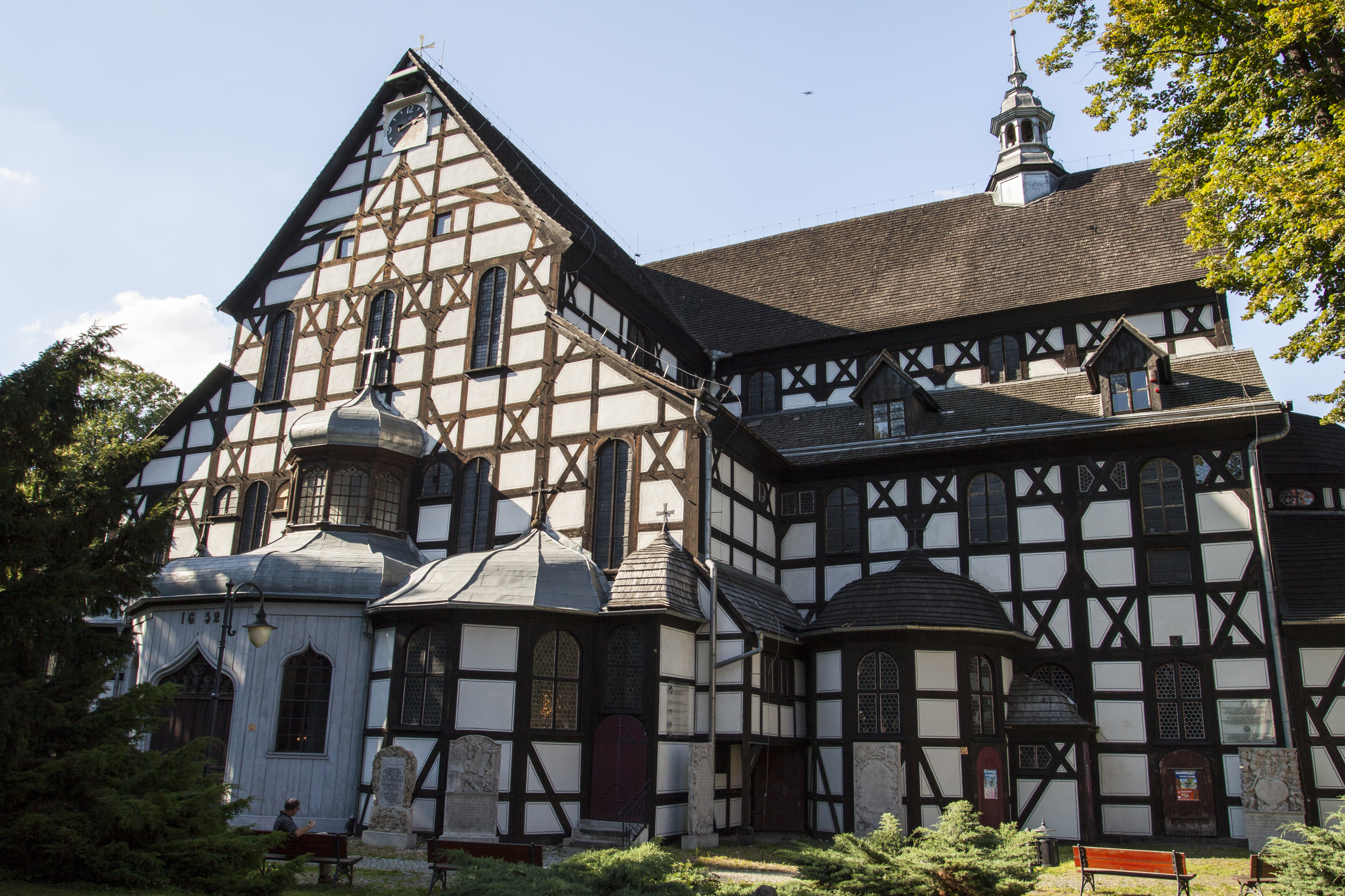 savez-vous-ou-se-trouve-la-plus-grande-eglise-en-bois-du-monde-8898