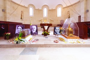 Pourquoi les reliques de sainte Thérèse voyagent-elles sans cesse ?