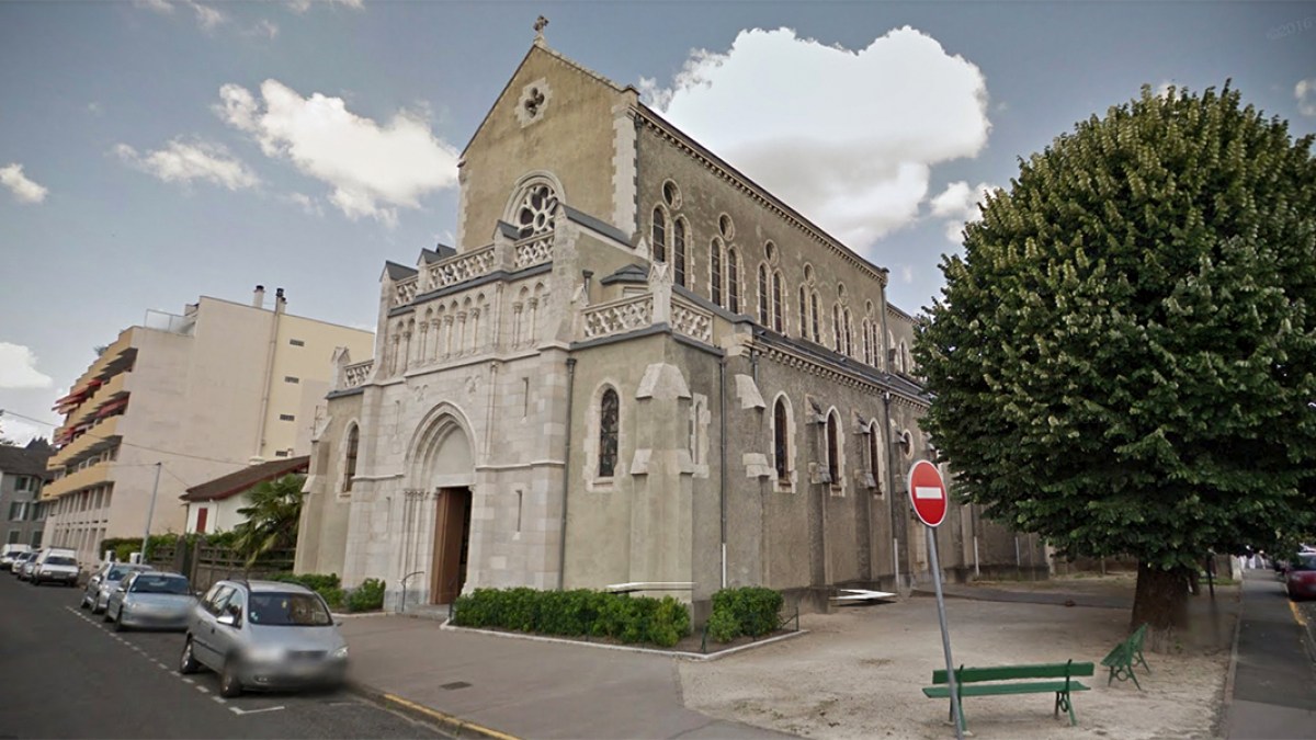 Church Notre Dame du Bout du Pont