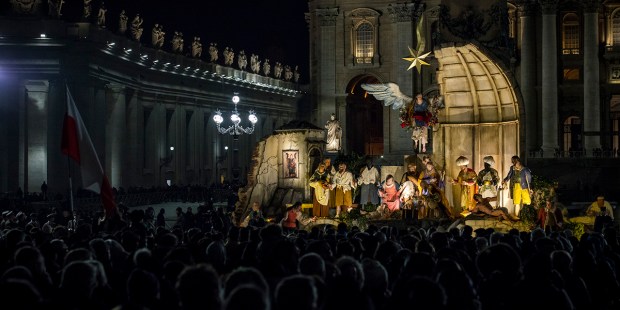 VATICAN; CHRISTMAS; TREE;