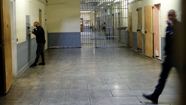 France - Prison - Phone