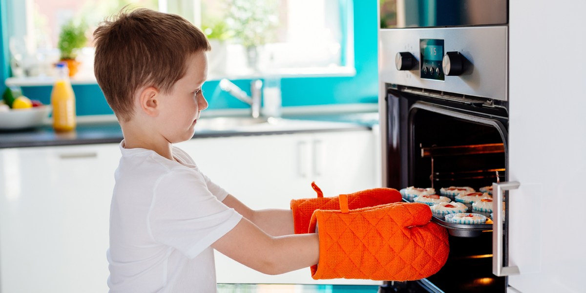 LITTLE,BOY,BAKING