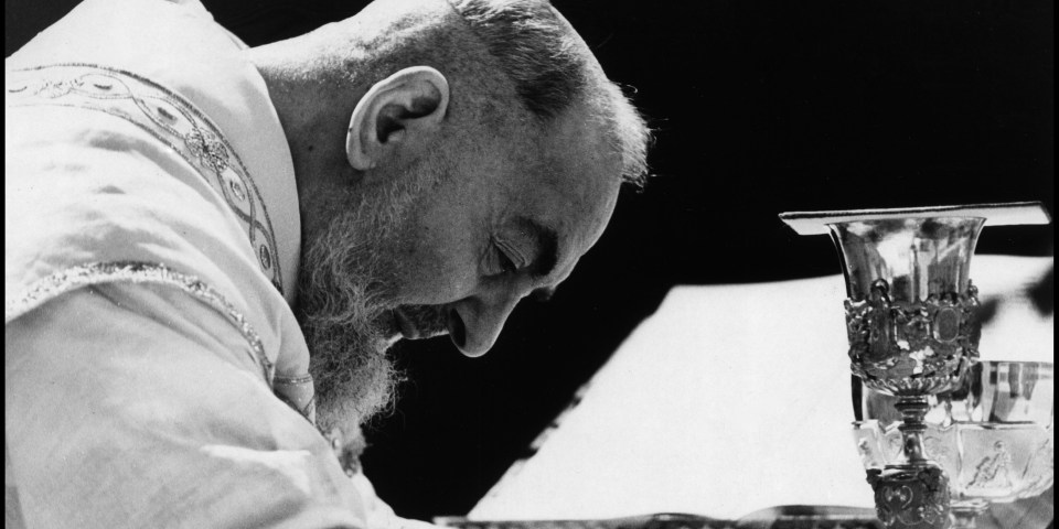 Si vous êtes déprimés, essayez cette prière de Padre Pio... Web3-padre-pio-mass-leemage
