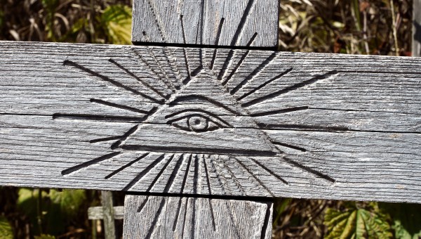 CROSS EYE