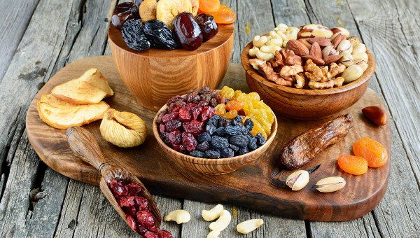 Mix of dried fruits and nuts