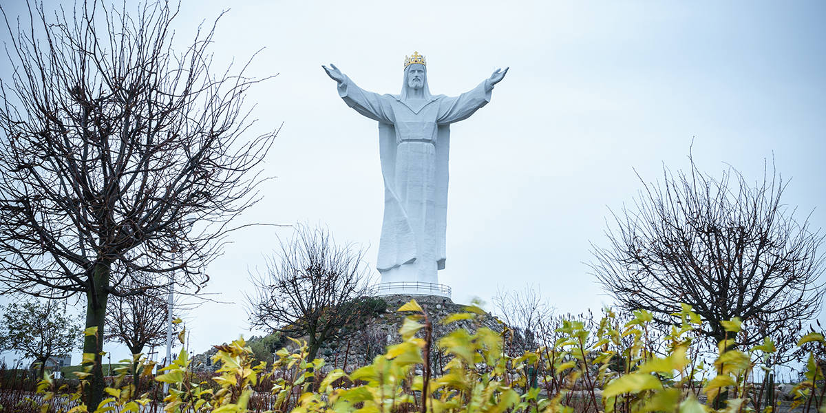 440 tonnes, 36m de haut… l’imposante statue du Christ-Roi de Swiebodzin en Pologne Web3-diapodcm01-christ-the-king-swiebodzin-poland-shutterstock_531776662