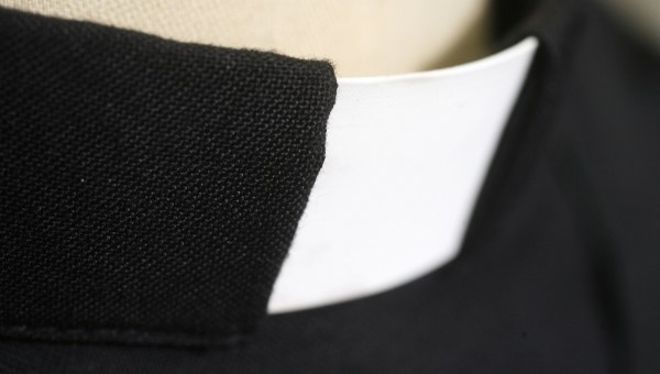 PRIEST COLLAR