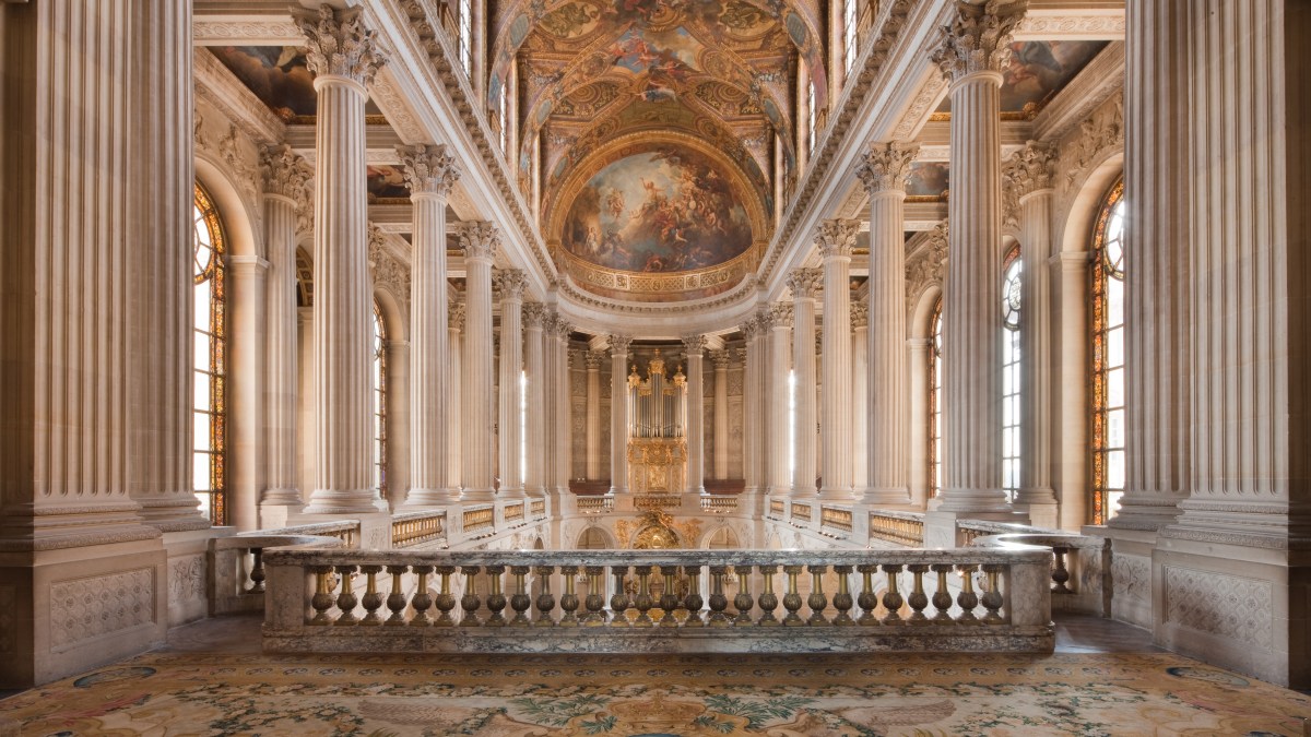 Vue_intrieure_de_la_Chapelle_royale_