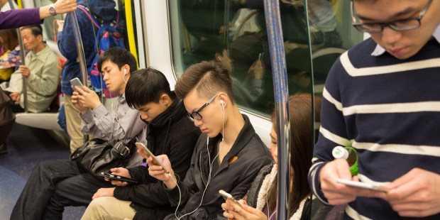 SUBWAY SMARTPHONE
