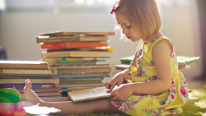 GIRL READING