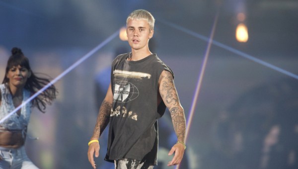 JUSTIN BIEBER