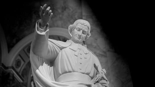 SAINT LOUIS MARIE DE MONTFORT STATUE