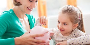 Le carême, le bon moment pour apprendre à son enfant à faire l&rsquo;aumône