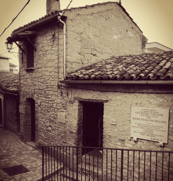 {"rendered":"decouvrez-les-maisons-denfance-des-grands-saints-4343"}