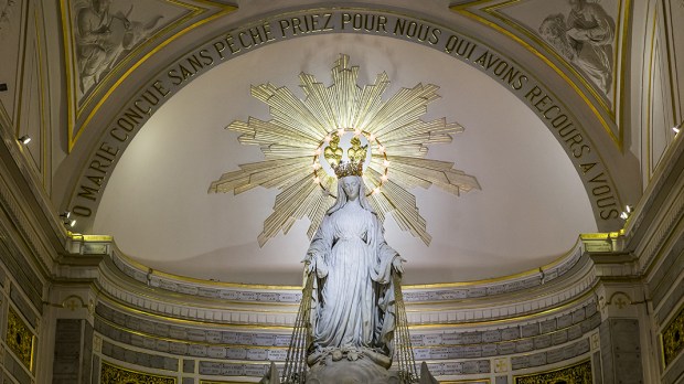 CHAPEL OF OUR LADY OF THE MIRACULOUS MEDAL IN PARIS