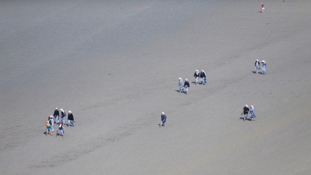 NUNS MONT SAINT MICHEL