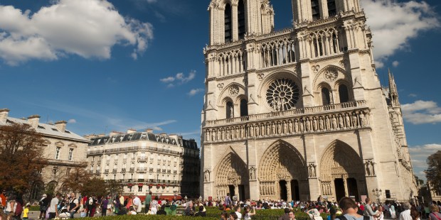 NOTRE DAME DE PARIS