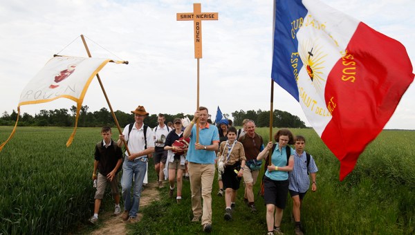 PILGRIMAGE FROM PARIS TO CHARTRES