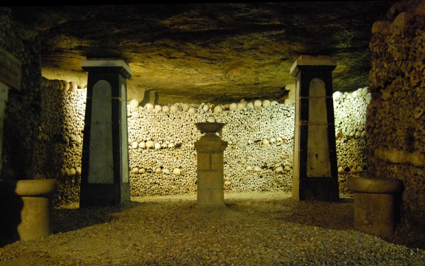 CATACOMBES DE PARIS