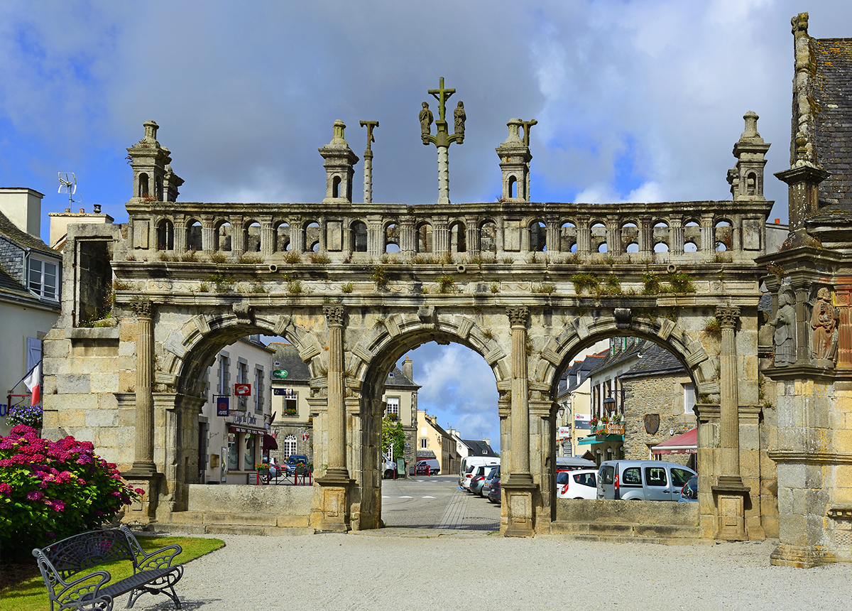 en-images-les-plus-beaux-enclos-paroissiaux-de-bretagne-7596