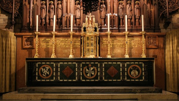 HIGH,ALTAR,TABERNACLE,EUCHARIST