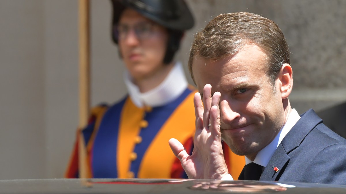 MACRON VATICAN