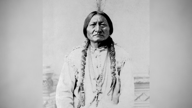 PORTRAIT OF INDIAN CHIEF SITTING BULL