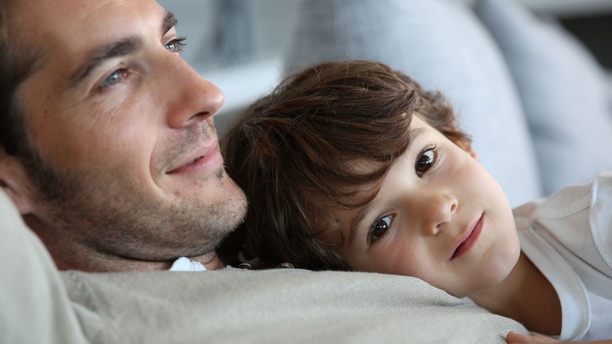 web3-single-parent-mother-father-kids-advice-help-shutterstock_160941356-esb-professional-ai
