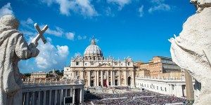 Les chiffres fous de la « fabrique des saints »