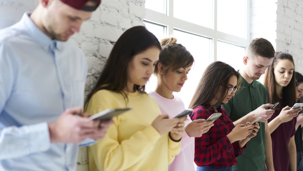 SMARTPHONES SOCILA MEDIA