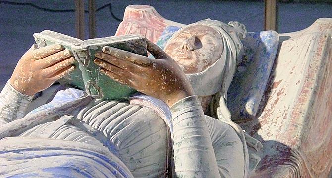 gisant_d_Aliénor_d_Aquitaine_à_Fontevraud