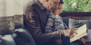 Garder ses petits-enfants augmente l&#8217;espérance de vie
