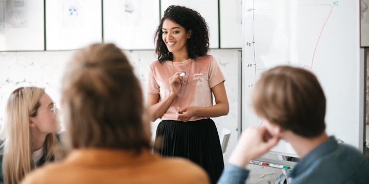 WOMAN,WORK,PRESENTATION