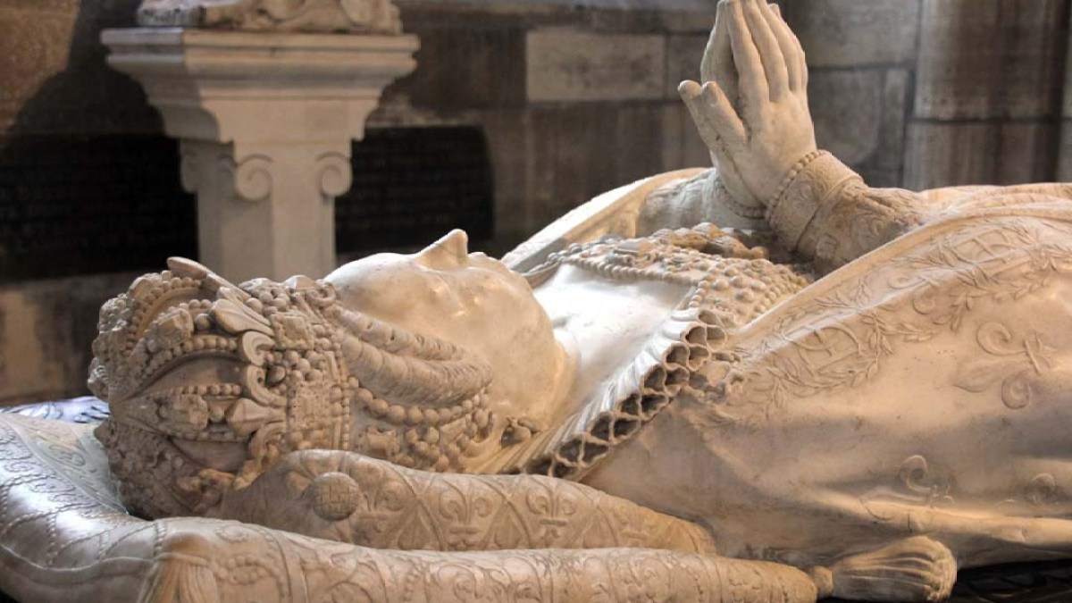 gisant_de_catherine_de_mecc81dicis_dans_la-basilique-saint-denis